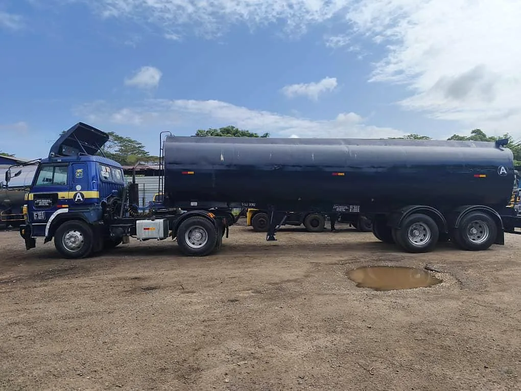 MSH Resources Hino prime mover with an insulated black tanker for heated liquid cargo