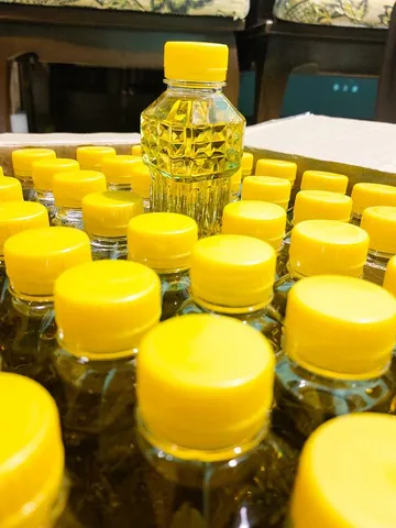 Bottled refined palm oil